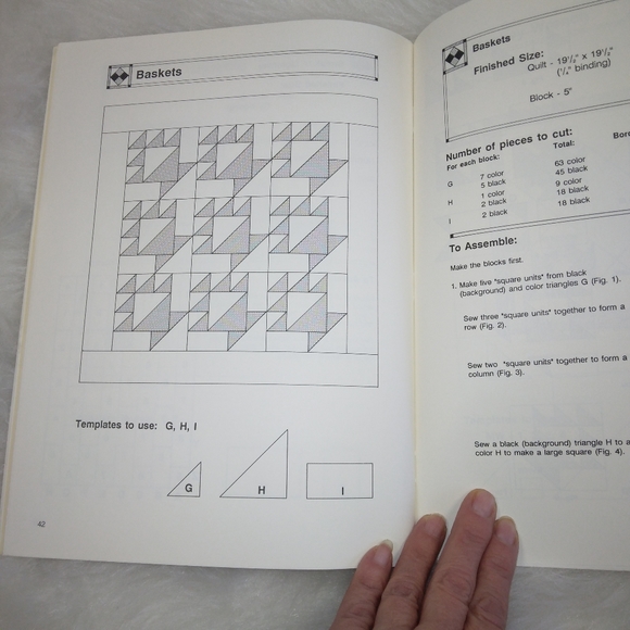 BOOKS Twenty Little Amish Quilts with Full Size Templates by Gwen Marston - Picture 4 of 6